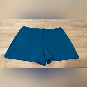 NWT White House Black Market 5” Short